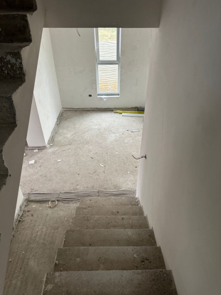 Casa individuala, 5 camere, 137 mp, 533 mp teren, in Giroc