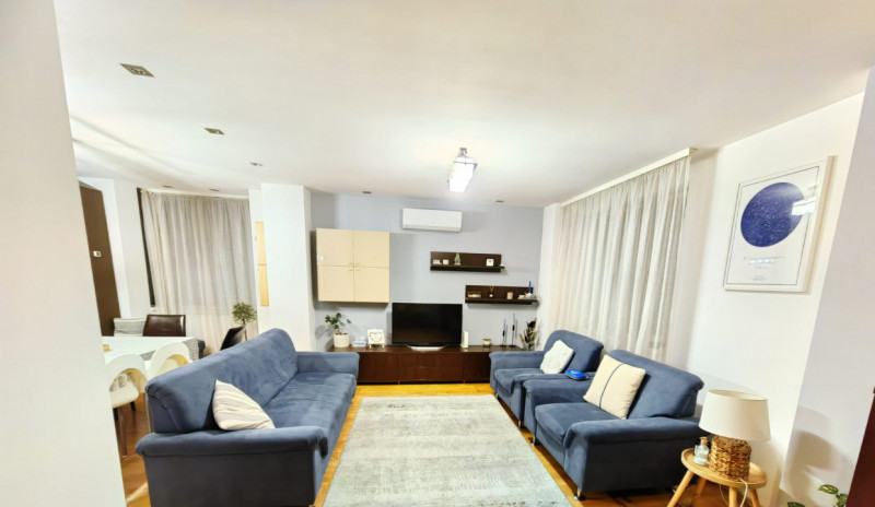 Apartament 4 camere, decomandat, etaj 2\4, 92 mp utili, zona Girocului