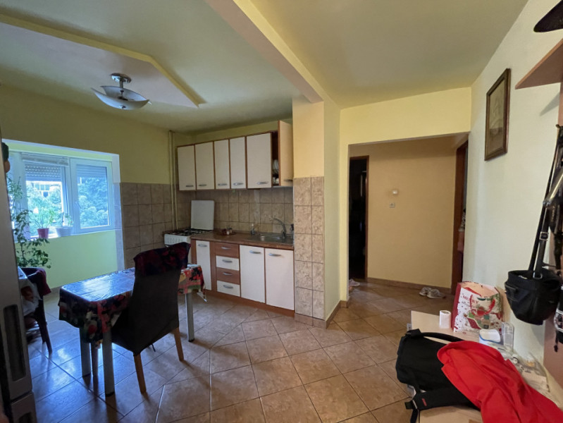 Apartament 2 camere, decomandat, etajul 2/4, Centrala, zona Soarelui -P10850