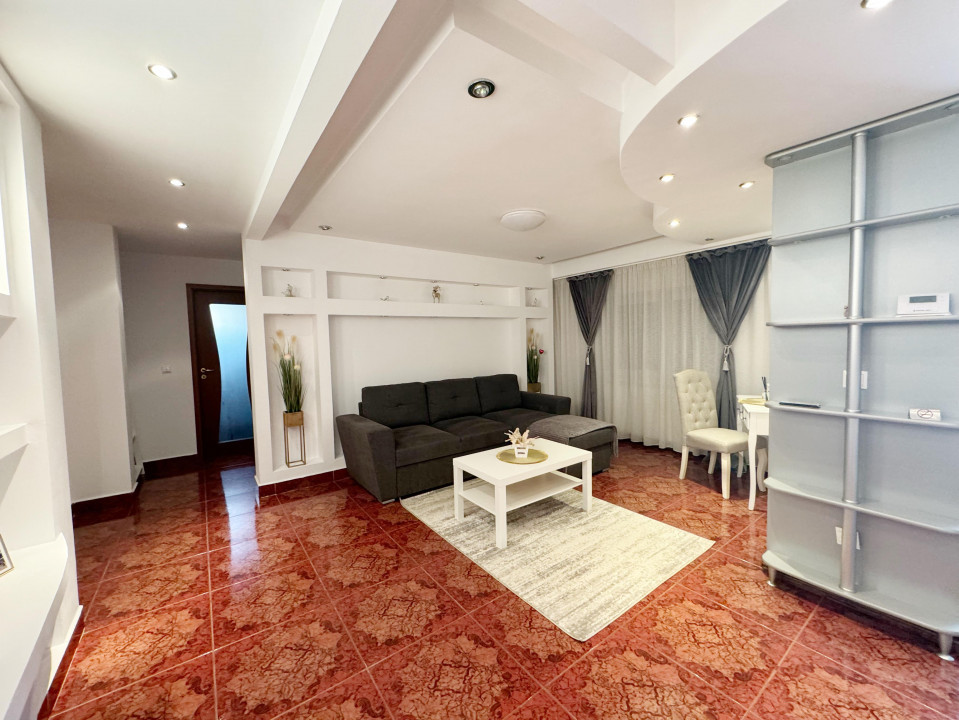 Apartament 3 camere, 70mp,  semidecomandat, etajul 1,  zona Lipovei