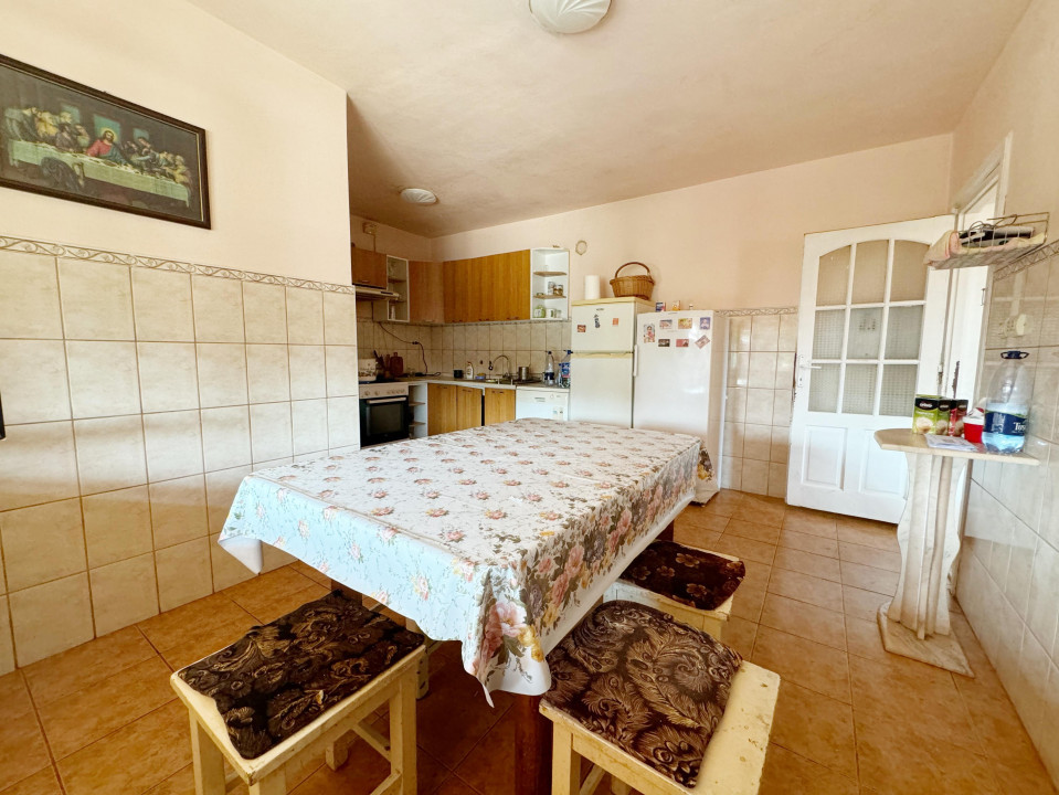 Casa individuala, 4 camere, 240mp utili, 500 mp teren, P+etaj, situat in Sag