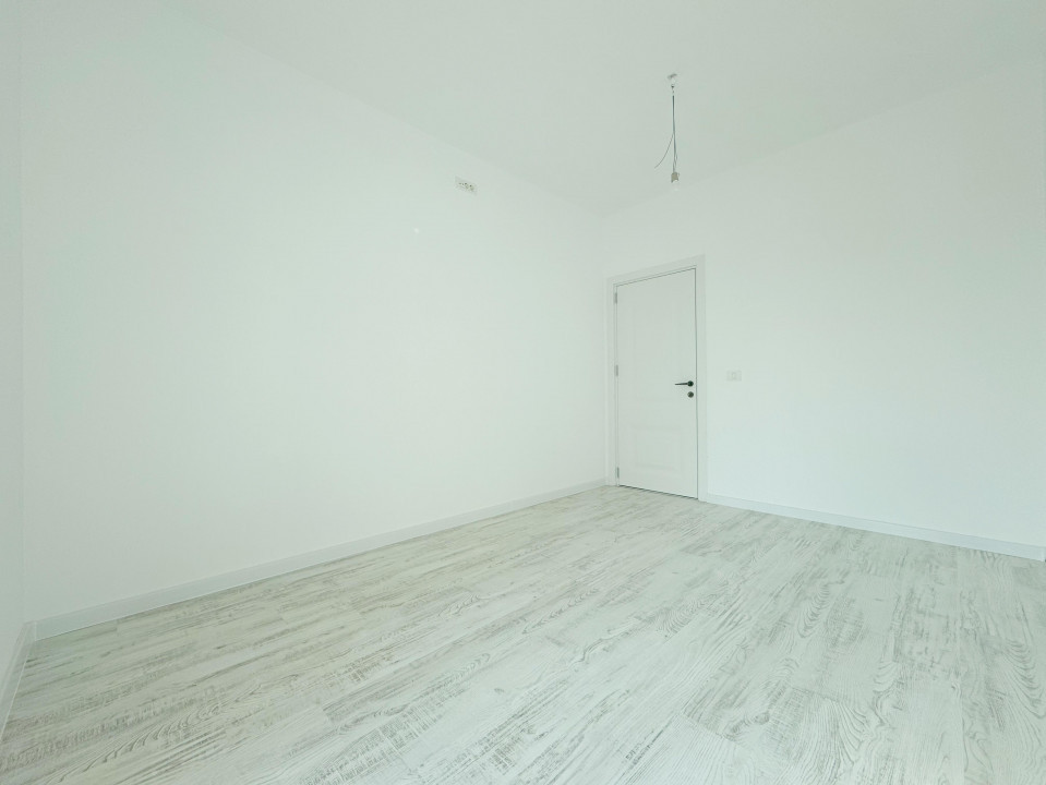 Apartament 2 camere, decomandat, etaj 1/4 ,Dumbravita