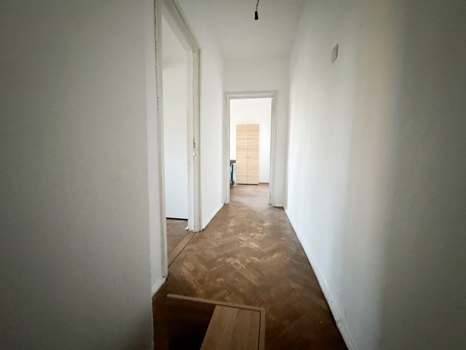 Apartament 3 camere decomandat,72mp utili,balcon 8mp -Sagului