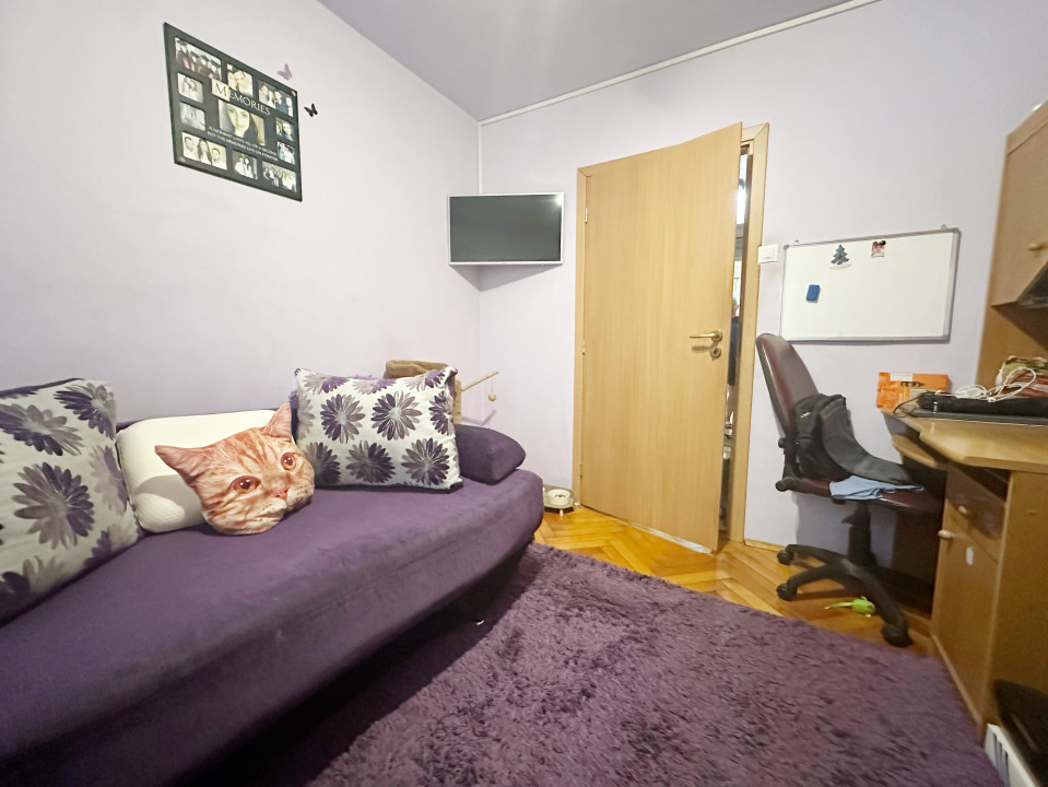 Apartament 3 camere, decomandat, 86 mp utili, etaj 4/4, zona Girocului