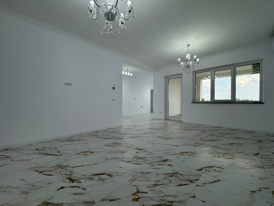 Duplex pe parter cu 3 camere, 105mp utili, teren 445mp