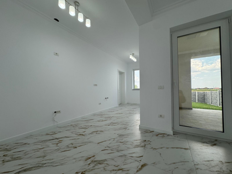 Duplex pe parter cu 3 camere, 105mp utili, teren 445mp