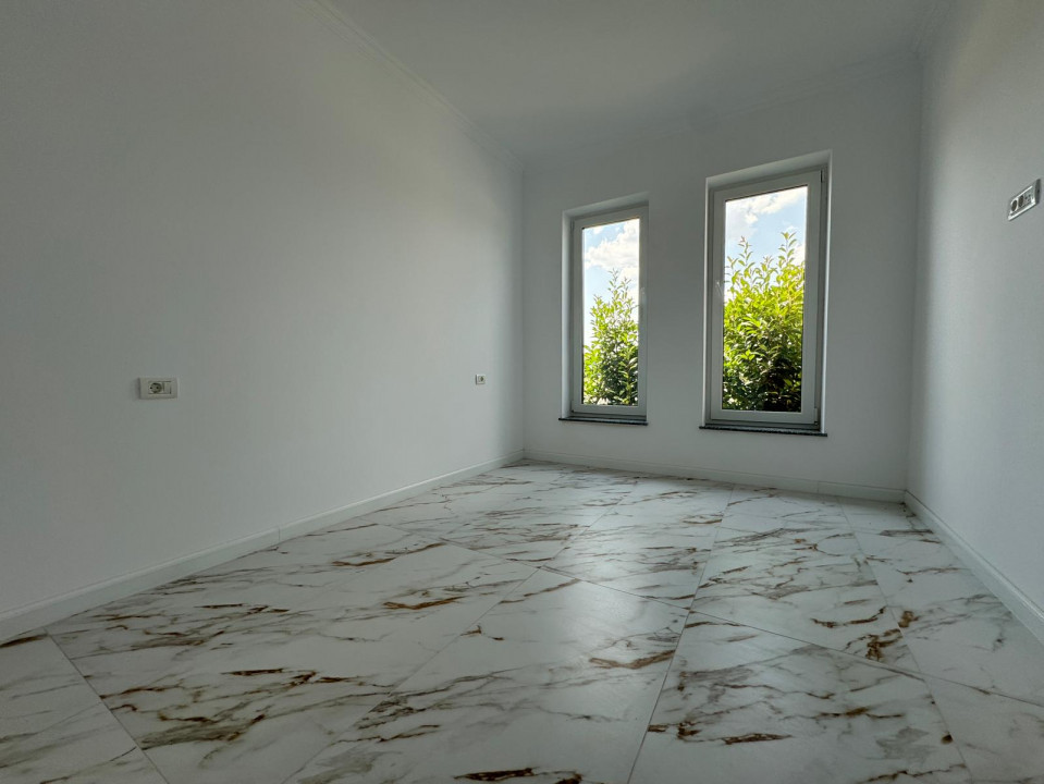 Duplex pe parter cu 3 camere, 105mp utili, teren 445mp