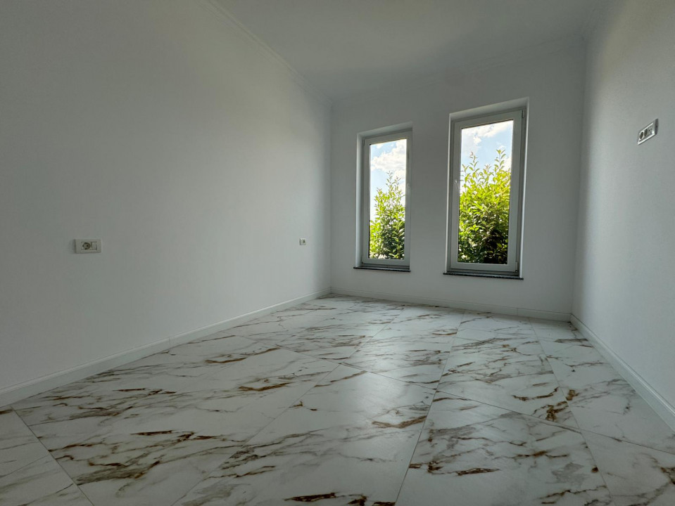 Duplex pe parter cu 3 camere, 105mp utili, teren 445mp