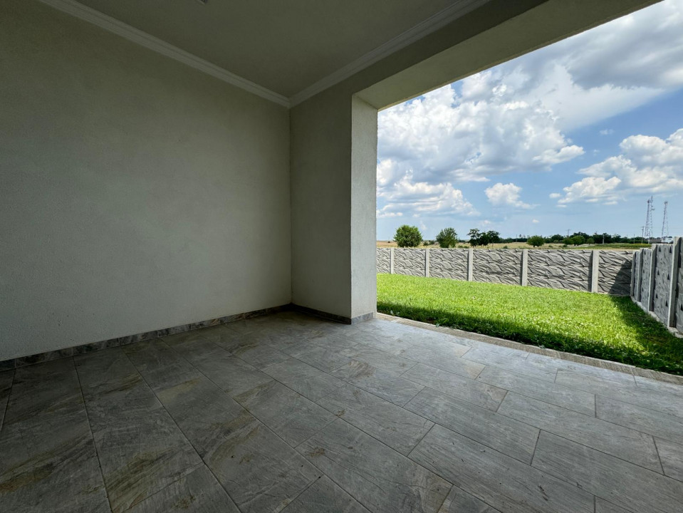 Duplex pe parter cu 3 camere, 105mp utili, teren 445mp