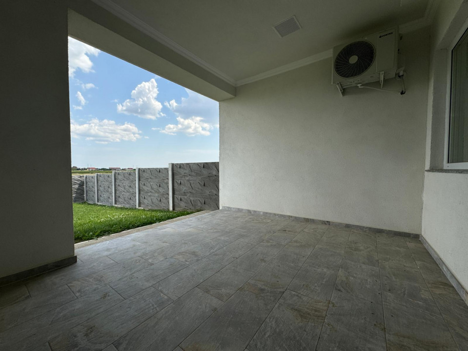 Duplex pe parter cu 3 camere, 105mp utili, teren 445mp