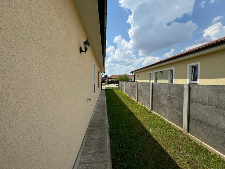 Duplex pe parter cu 3 camere, 105mp utili, teren 445mp